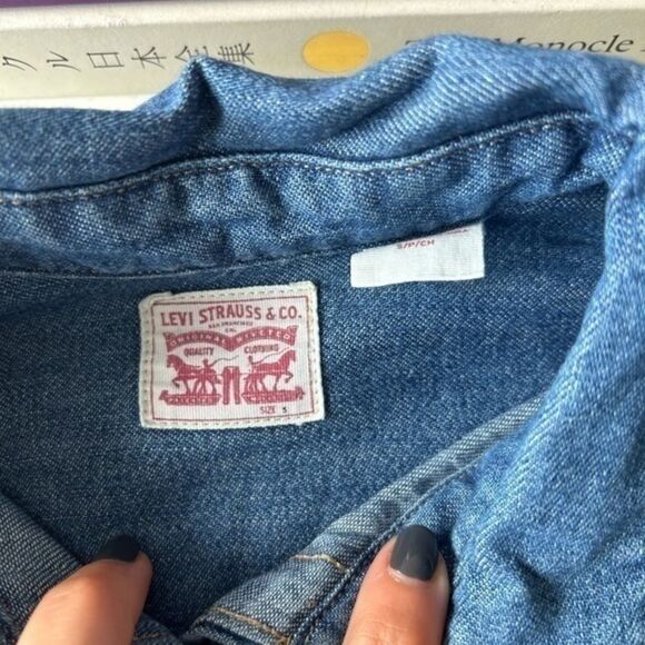 NWT! Levi’s Denim Jean Button Down shirt Size Small - Picture 7 of 11